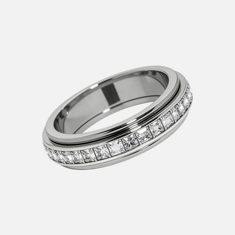 Bague Sérénité – vue de côté, zircons taille princesse