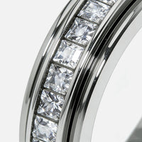 Bague Sérénité – gros plan sur les zircons sertis